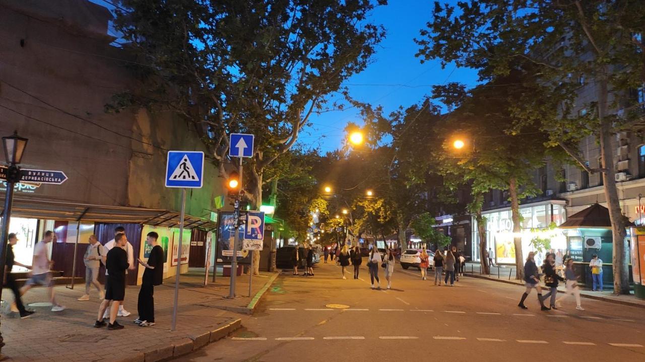 Квартира На Дерибасовcкой Odessa Exteriör bild